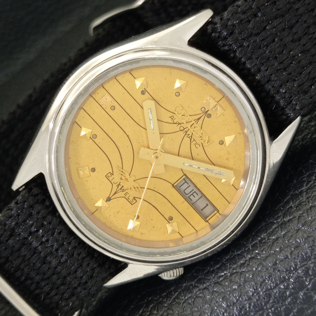 Vintage 1974 Citizen Automatic Mens Silver Watch WDaydate  Gold Accents